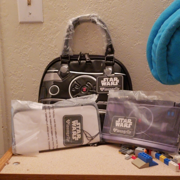 Loungefly Handbags - LOUNGEFLY STAR WARS BB-9E PURSE Loungefly Handbags - LOUNGEFLY STAR WARS BB-9E PURSE